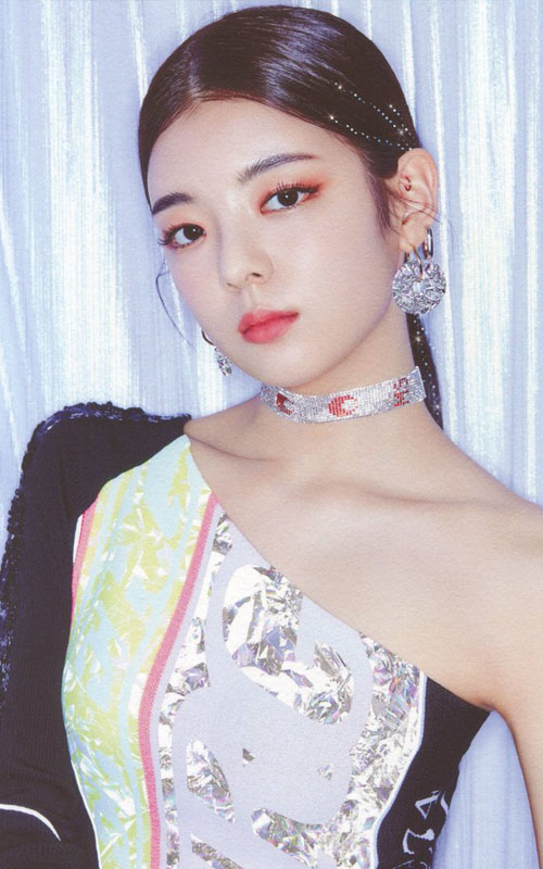 ITZY Members Profile - Lia Profile